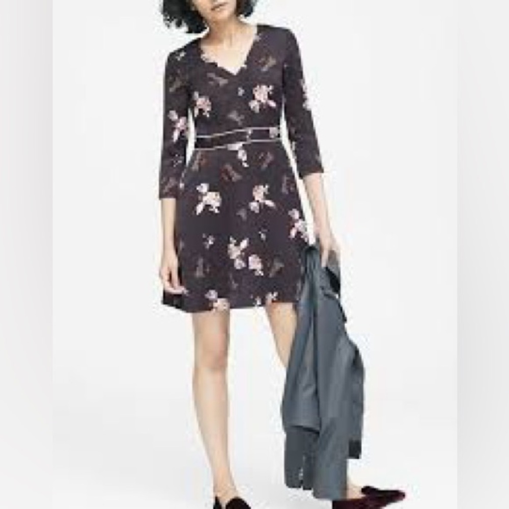 2 FOR $25 Banana Republic Gray Satin Floral A Line Fit & Flare Dress V Neck 8